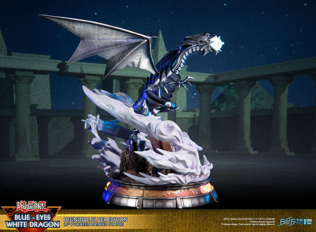 Yu-Gi-Oh! – Blue-Eyes White Dragon (Definitive Silver Edition) (bewd-silverdef-web-08.jpg)