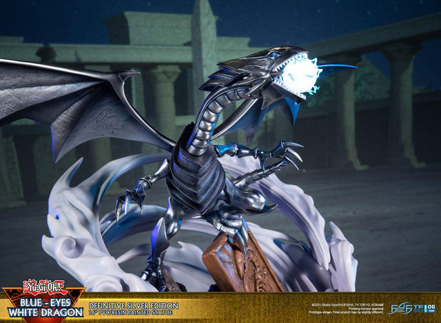 Yu-Gi-Oh! – Blue-Eyes White Dragon (Definitive Silver Edition) (bewd-silverdef-web-13.jpg)