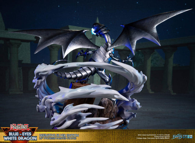 Yu-Gi-Oh! – Blue-Eyes White Dragon (Definitive Silver Edition) (bewd-silverdef-web-15.jpg)