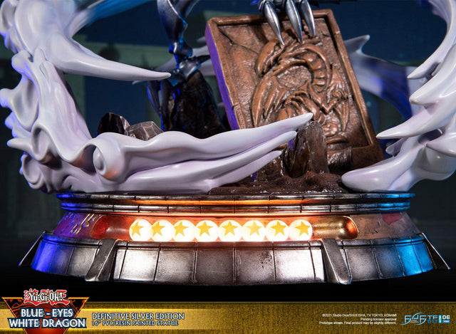Yu-Gi-Oh! – Blue-Eyes White Dragon (Definitive Silver Edition) (bewd-silverdef-web-17.jpg)
