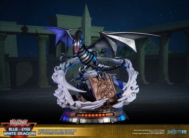 Yu-Gi-Oh! – Blue-Eyes White Dragon (Definitive Silver Edition) (bewd-silverdef-web-28.jpg)