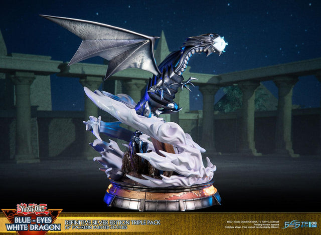Yu-Gi-Oh! – Blue-Eyes White Dragon (Definitive Silver Edition Triple Pack) (bewd-silverdefx3-web-08.jpg)