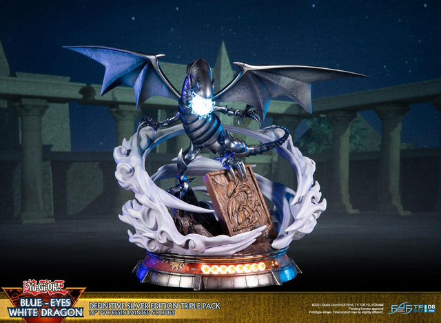 Yu-Gi-Oh! – Blue-Eyes White Dragon (Definitive Silver Edition Triple Pack) (bewd-silverdefx3-web-20.jpg)