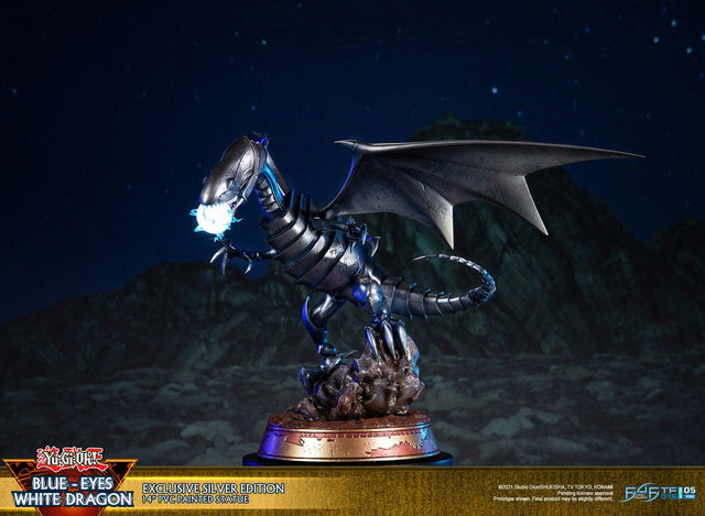 Yu-Gi-Oh! – Blue-Eyes White Dragon (Exclusive Silver Edition) (bewd-silverexc-web-08.jpg)