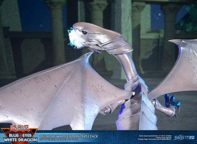 Yu-Gi-Oh! – Blue-Eyes White Dragon (Definitive White Edition Triple Pack) (bewd-whitedefx3-web-13.jpg)