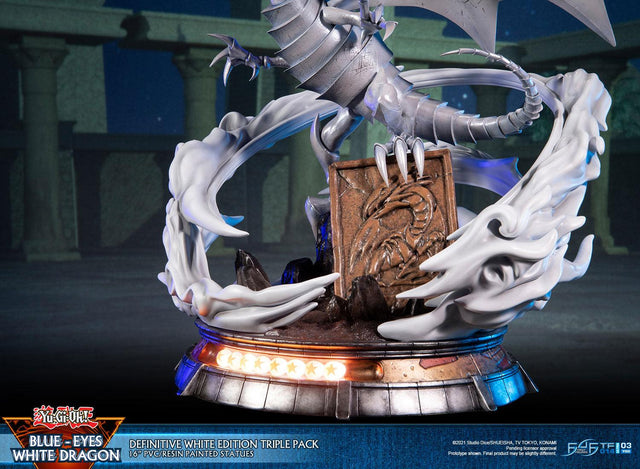 Yu-Gi-Oh! – Blue-Eyes White Dragon (Definitive White Edition Triple Pack) (bewd-whitedefx3-web-19.jpg)