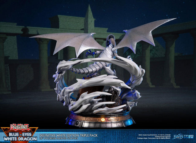 Yu-Gi-Oh! – Blue-Eyes White Dragon (Definitive White Edition Triple Pack) (bewd-whitedefx3-web-25.jpg)