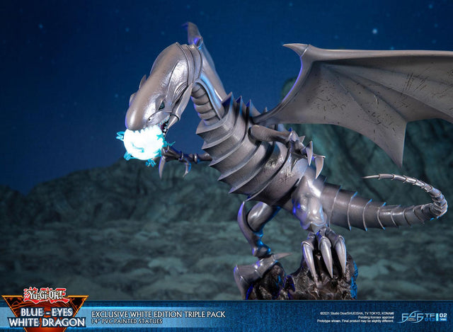 Yu-Gi-Oh! – Blue-Eyes White Dragon (Exclusive White Edition Triple Pack) (bewd-whiteexcx3-web-12.jpg)