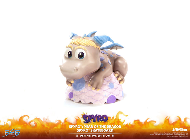 Spyro™: Year of the Dragon - Spyro™ Skateboard (Definitive Edition) (bfb5f5e3-208e-4f0f-af67-b35bdd956654.jpg)