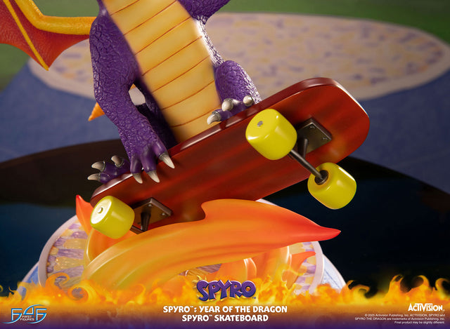 Spyro™: Year of the Dragon - Spyro™ Skateboard (c4aa3bbd-a05b-4923-9c26-3101ebeb9a4b.jpg)