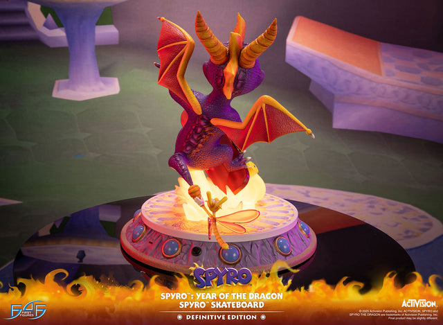 Spyro™: Year of the Dragon - Spyro™ Skateboard (Definitive Edition) (c68baa60-7c02-4ce9-95e4-61f6d39a40e4.jpg)