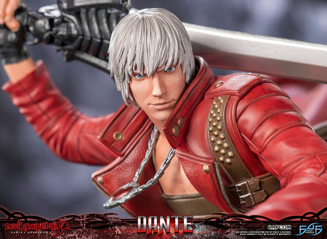Devil May Cry 3 - Dante (cc9c8b85-1dda-419d-b0d2-61b499f76752.jpg)