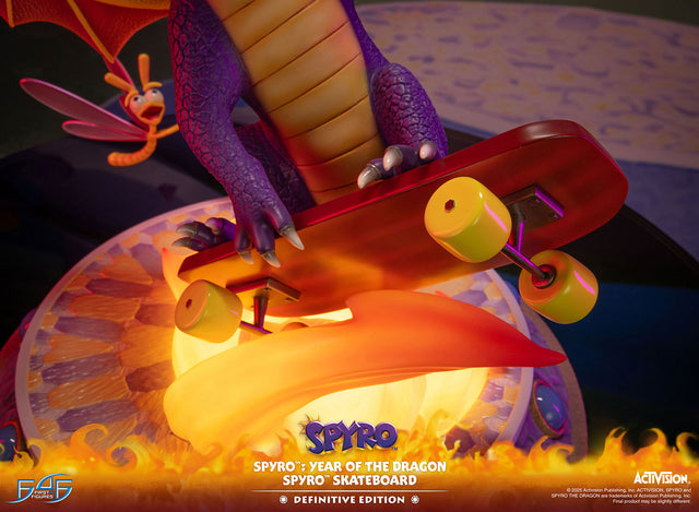 Spyro™: Year of the Dragon - Spyro™ Skateboard (Definitive Edition) (cee7bf32-a920-4560-80c0-7c1b62c42662.jpg)