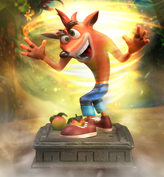 Crash Bandicoot (Exclusive) (crashresin-2.jpg)