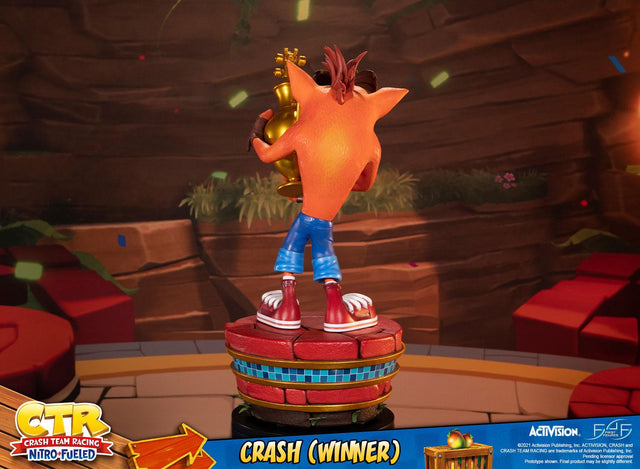 Crash Team Racing™ Nitro-Fueled – Crash (Winner) (Standard Edition) (crashwinner_stn05.jpg)