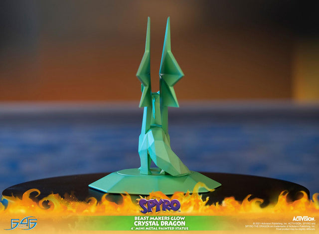 Spyro™ the Dragon - Beast Makers Glow Crystal Dragon (crystaldragon_beastmakersglow-03.jpg)