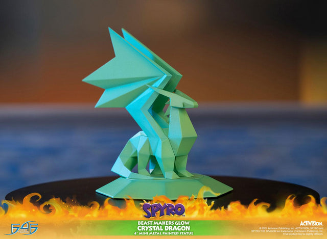 Spyro™ the Dragon - Beast Makers Glow Crystal Dragon (crystaldragon_beastmakersglow-06.jpg)