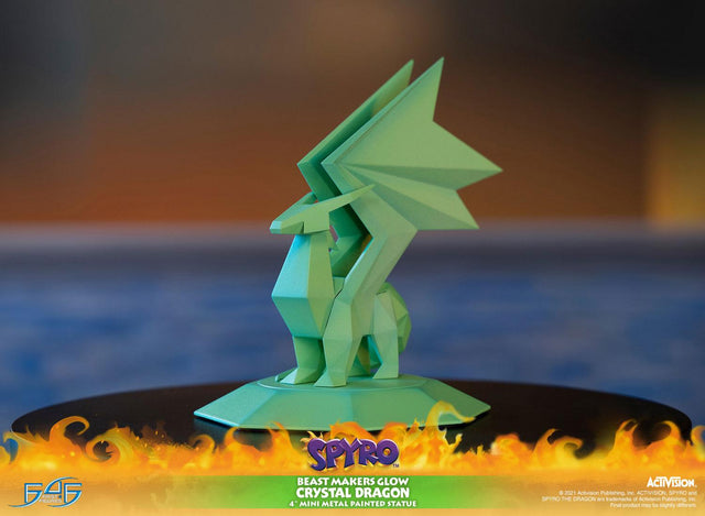 Spyro™ the Dragon - Beast Makers Glow Crystal Dragon (crystaldragon_beastmakersglow-08.jpg)