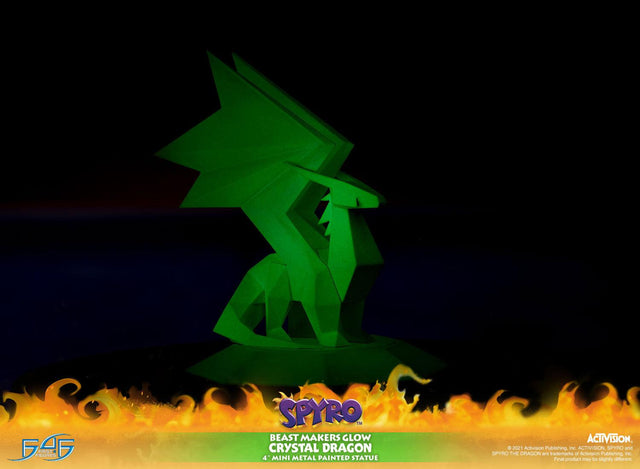 Spyro™ the Dragon - Beast Makers Glow Crystal Dragon (crystaldragon_beastmakersglow-14.jpg)