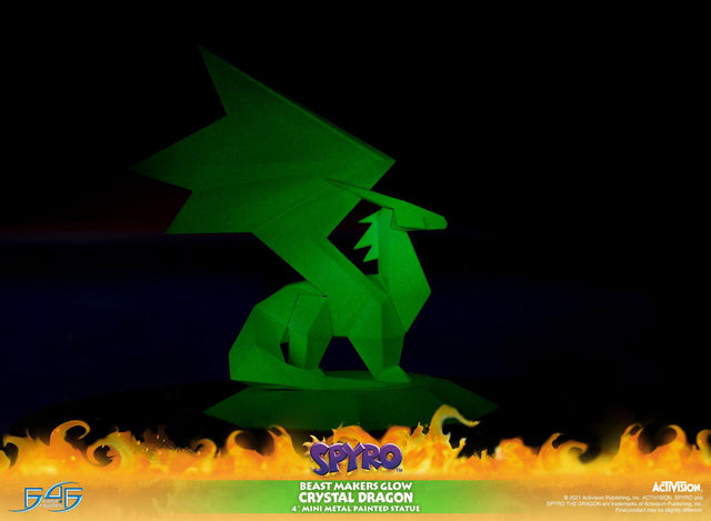 Spyro™ the Dragon - Beast Makers Glow Crystal Dragon (crystaldragon_beastmakersglow-15.jpg)