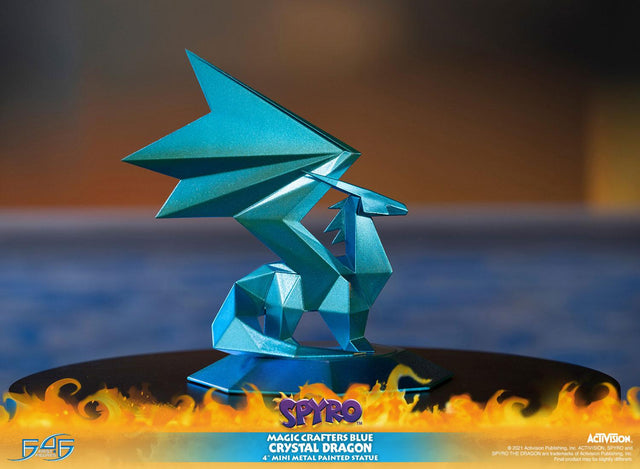 Spyro™ the Dragon - Magic Crafters Blue Crystal Dragon (crystaldragonmcb_05.jpg)