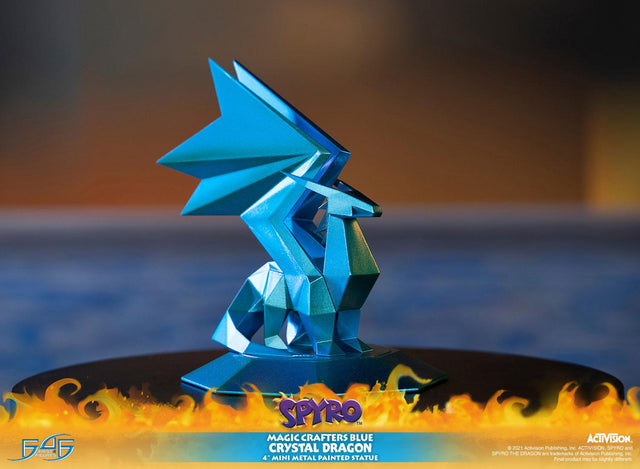 Spyro™ the Dragon - Magic Crafters Blue Crystal Dragon (crystaldragonmcb_06.jpg)