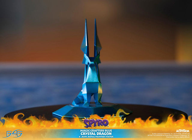 Spyro™ the Dragon - Magic Crafters Blue Crystal Dragon (crystaldragonmcb_07.jpg)