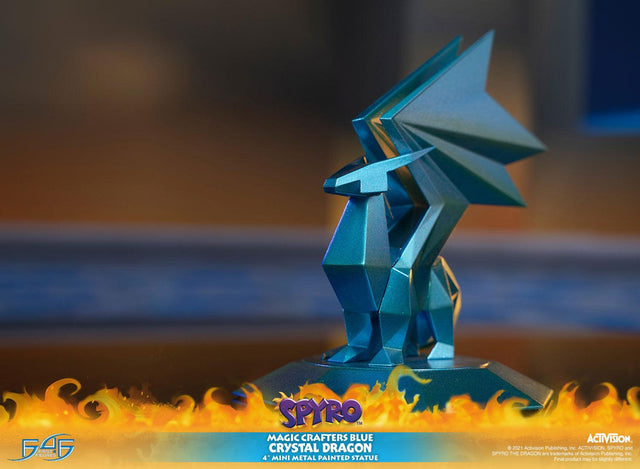 Spyro™ the Dragon - Magic Crafters Blue Crystal Dragon (crystaldragonmcb_10.jpg)