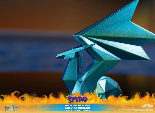 Spyro™ the Dragon - Magic Crafters Blue Crystal Dragon (crystaldragonmcb_11.jpg)