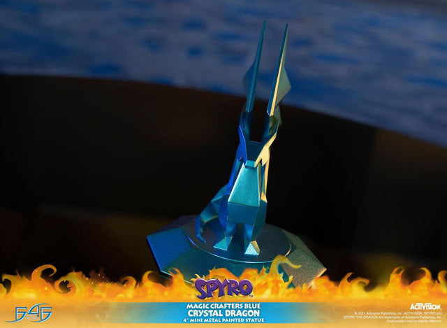 Spyro™ the Dragon - Magic Crafters Blue Crystal Dragon (crystaldragonmcb_12.jpg)