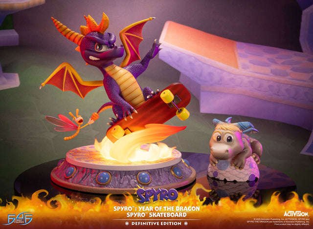 Spyro™: Year of the Dragon - Spyro™ Skateboard (Definitive Edition) (d45a1ed0-82b9-48eb-9d60-95c7cc7ce94c.jpg)