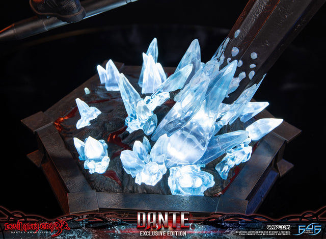 Devil May Cry 3 - Dante (Exclusive Edition) (de7cffcd-db1f-4efe-83eb-b9f4054d3854.jpg)