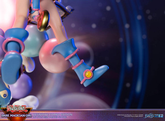 Yu-Gi-Oh! - Dark Magician Girl (Definitive Combo Edition) (dmg_de_19sc.jpg)