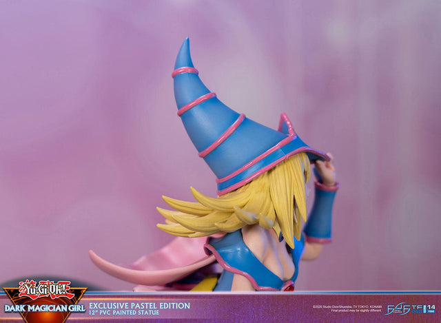 Yu-Gi-Oh! - Dark Magician Girl Exclusive (Pastel Edition) (dmg_st_18_1.jpg)