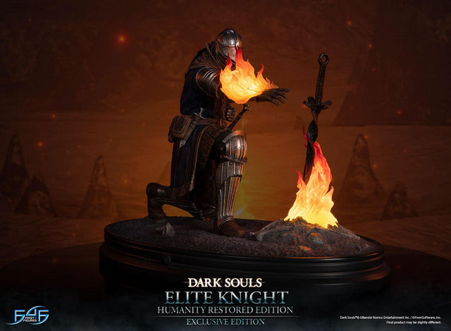 Dark Souls - Elite Knight: Humanity Restored Edition (Exclusive Edition) (ek_kneeling_ex_06.jpg)