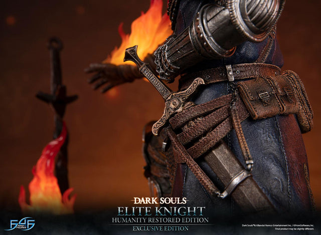 Dark Souls - Elite Knight: Humanity Restored Edition (Exclusive Edition) (ek_kneeling_ex_22.jpg)