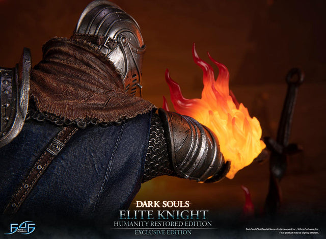 Dark Souls - Elite Knight: Humanity Restored Edition (Exclusive Edition) (ek_kneeling_ex_25.jpg)