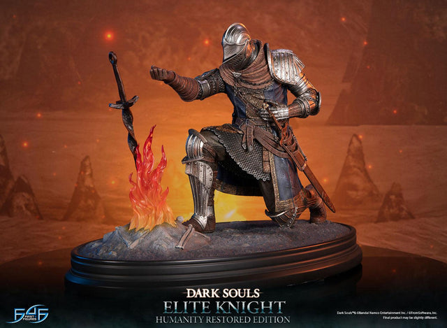 Dark Souls - Elite Knight: Humanity Restored Edition (ek_kneeling_st_09.jpg)