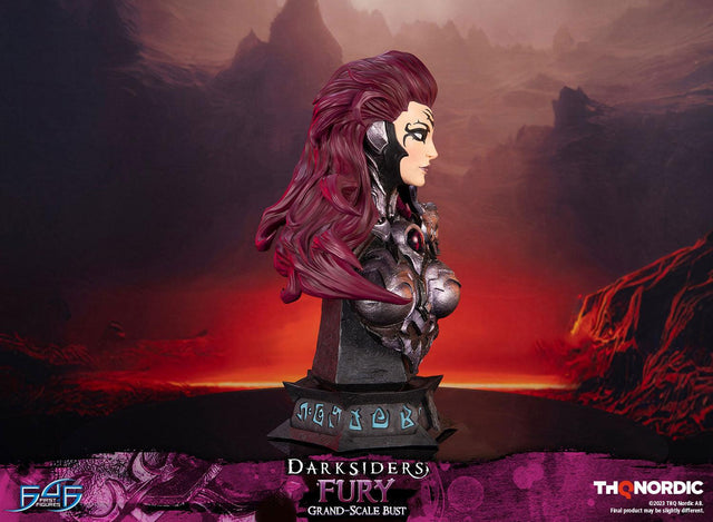 Darksiders - Fury Grand Scale Bust (furybustst_02.jpg)