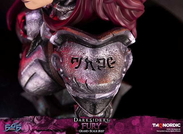 Darksiders - Fury Grand Scale Bust (furybustst_18.jpg)