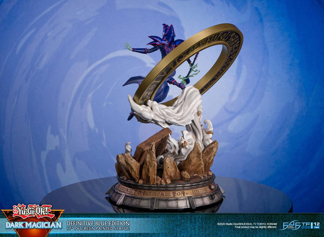 Yu-Gi-Oh! – Dark Magician (Definitive Blue Edition) (launchphoto_dmblue_de-13.jpg)