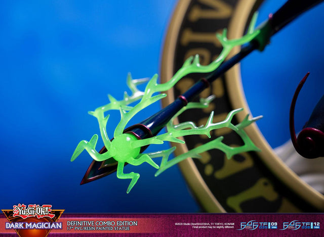 Yu-Gi-Oh! – Dark Magician (Definitive Combo Edition) (launchphoto_dmblue_de-19_1.jpg)