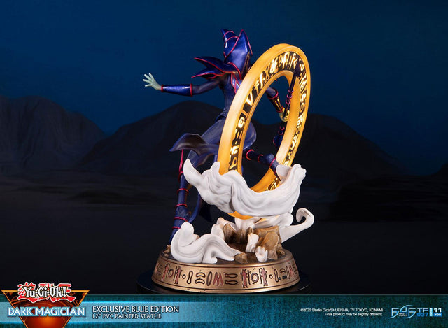 Yu-Gi-Oh! – Dark Magician (Exclusive Blue Edition) (launchphoto_dmblue_ex-05.jpg)