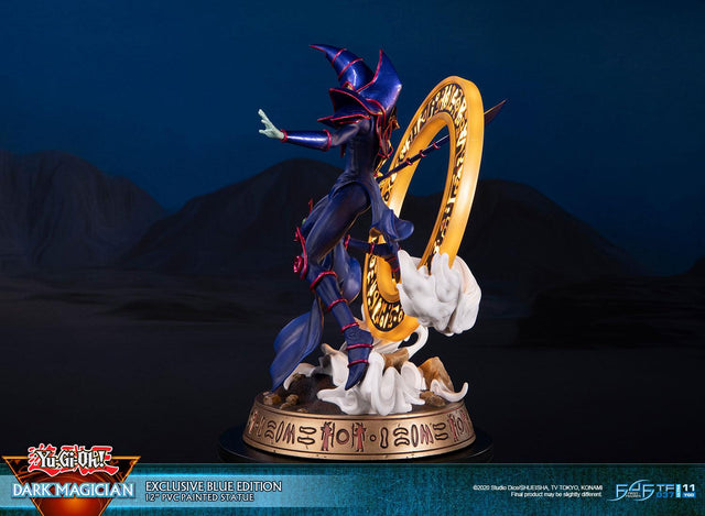 Yu-Gi-Oh! – Dark Magician (Exclusive Blue Edition) (launchphoto_dmblue_ex-06.jpg)
