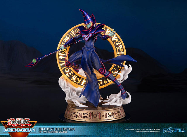 Yu-Gi-Oh! – Dark Magician (Exclusive Blue Edition) (launchphoto_dmblue_ex-08.jpg)