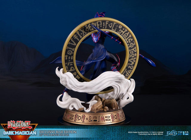 Yu-Gi-Oh! – Dark Magician (Exclusive Blue Edition) (launchphoto_dmblue_ex-12.jpg)