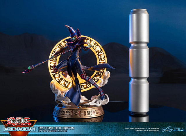 Yu-Gi-Oh! – Dark Magician (Exclusive Blue Edition) (launchphoto_dmblue_ex-17.jpg)