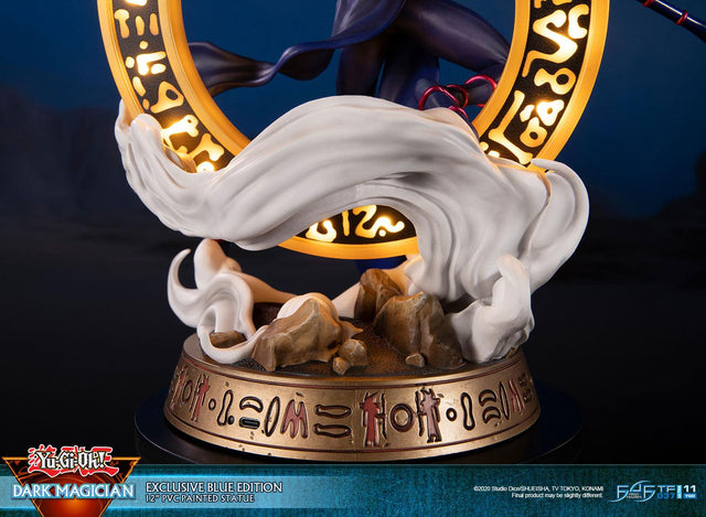 Yu-Gi-Oh! – Dark Magician (Exclusive Blue Edition) (launchphoto_dmblue_ex-20.jpg)