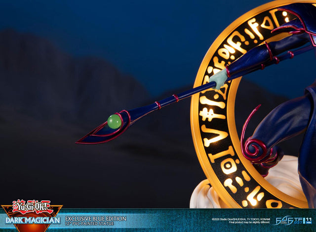 Yu-Gi-Oh! – Dark Magician (Exclusive Blue Edition) (launchphoto_dmblue_ex-25.jpg)