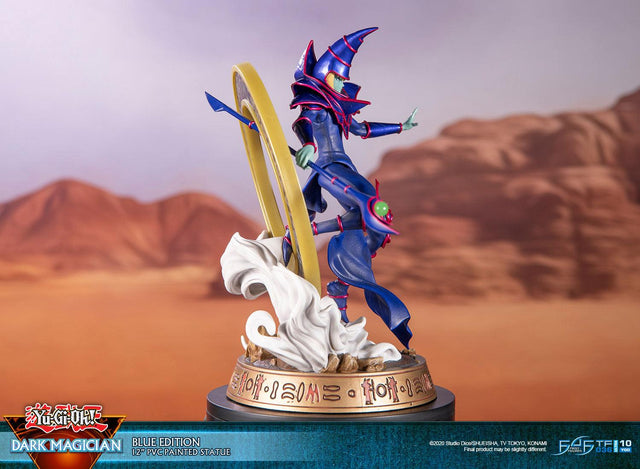 Yu-Gi-Oh! – Dark Magician (Standard Blue Edition) (launchphoto_dmblue_st-02.jpg)